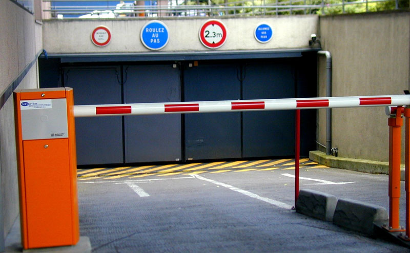 Barrière levante accès parking